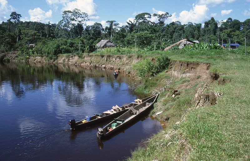 852_Bezoek aan indiaans dorp, Cuyabeno NP.jpg